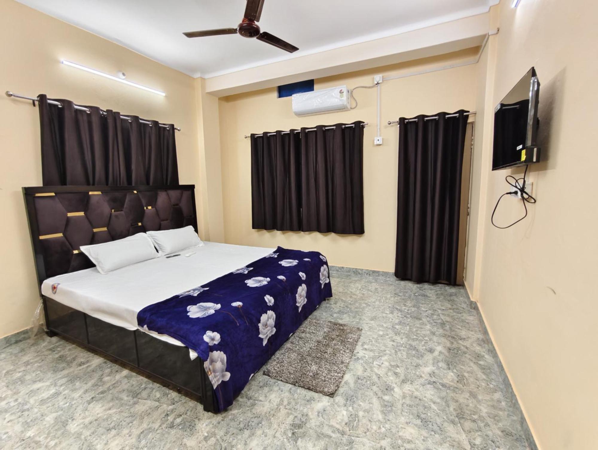 Homestay Yah Property Band Ho Gai Hai Varanasi
